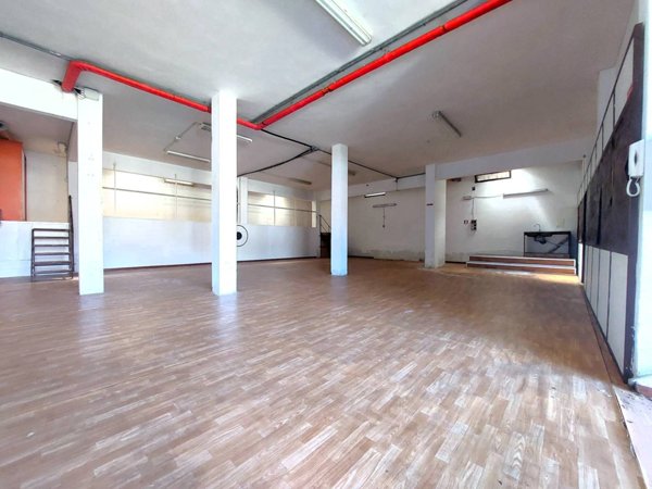 locale di sgombero in vendita ad Andora