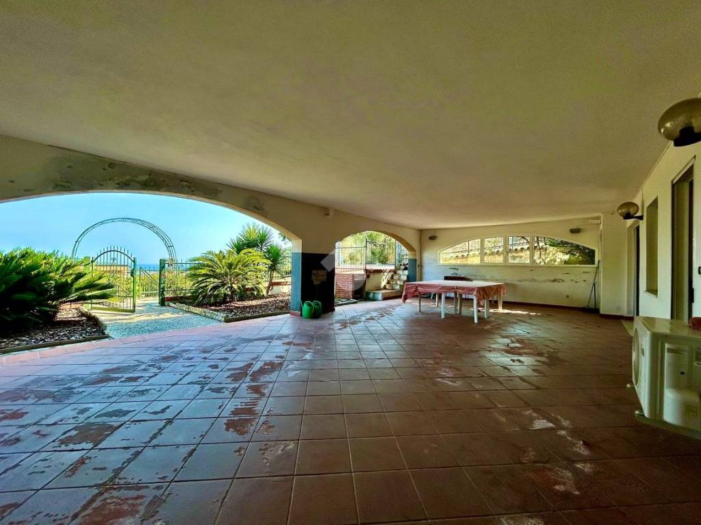 appartamento in vendita ad Andora in zona Conna