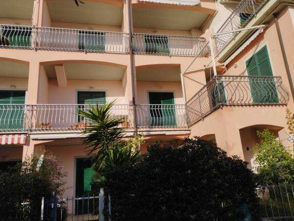 appartamento in vendita ad Andora in zona Rollo