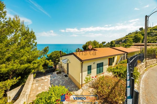 casa indipendente in vendita ad Andora in zona Rollo