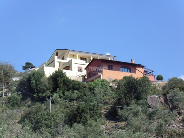 appartamento in vendita ad Andora in zona Rollo