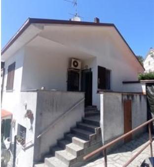 casa indipendente in vendita ad Andora