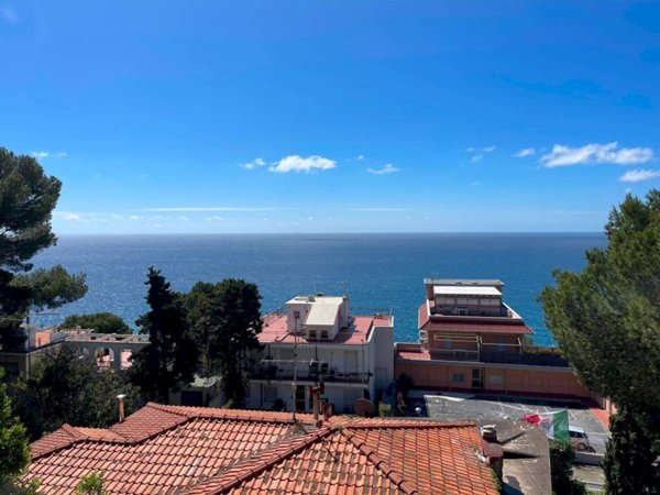 casa indipendente in vendita ad Andora
