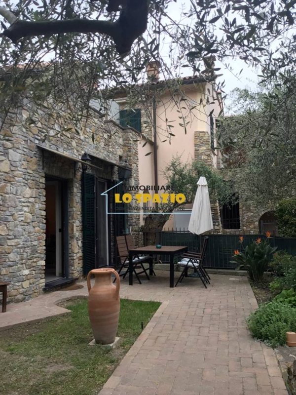 casa indipendente in vendita ad Andora