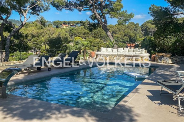 casa indipendente in vendita ad Andora