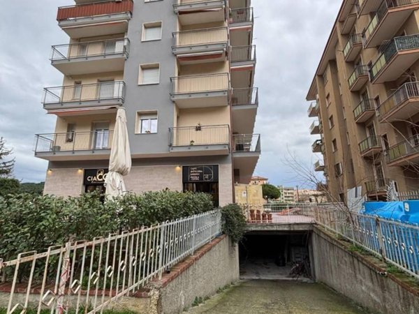 locale di sgombero in vendita ad Andora