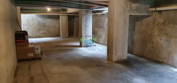 locale di sgombero in vendita ad Andora