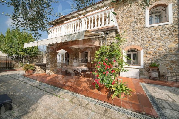 casa indipendente in vendita ad Andora