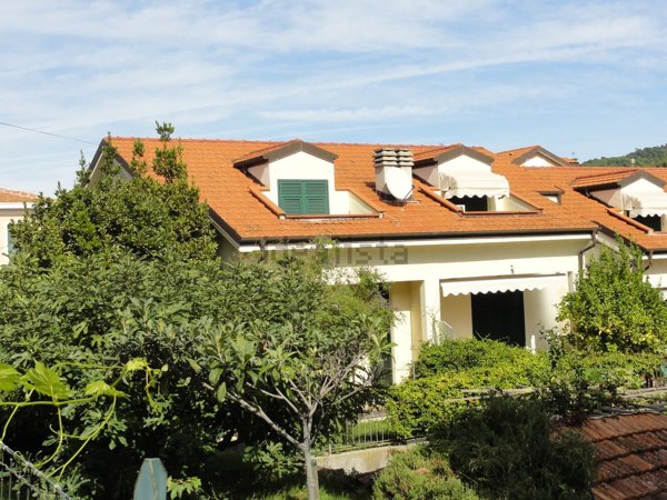 casa indipendente in vendita ad Andora