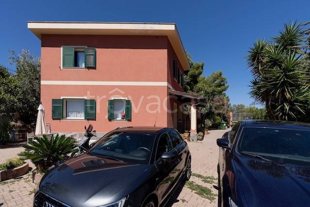casa indipendente in vendita ad Andora