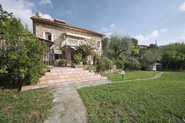 casa indipendente in vendita ad Andora in zona San Bartolomeo