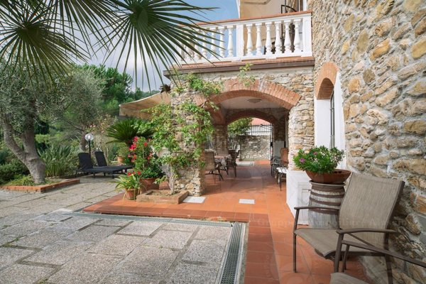 casa indipendente in vendita ad Andora