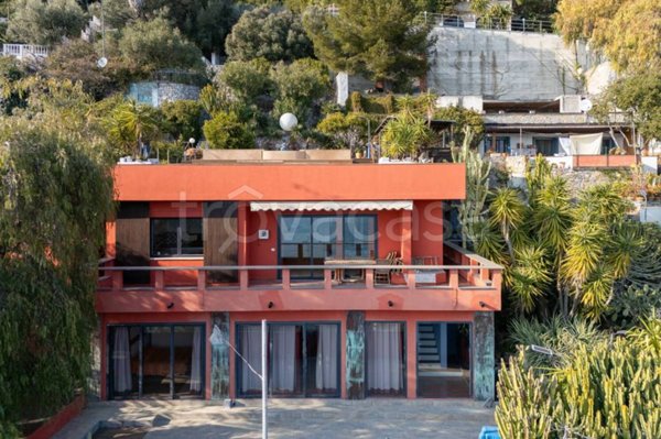 casa indipendente in vendita ad Andora