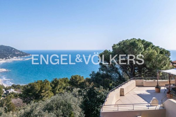 casa indipendente in vendita ad Andora in zona Rollo