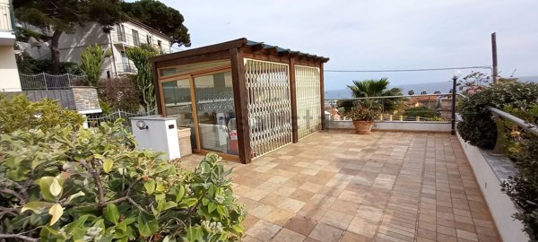 casa indipendente in vendita ad Andora