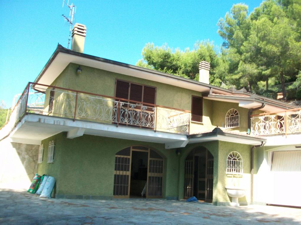 casa indipendente in vendita ad Andora