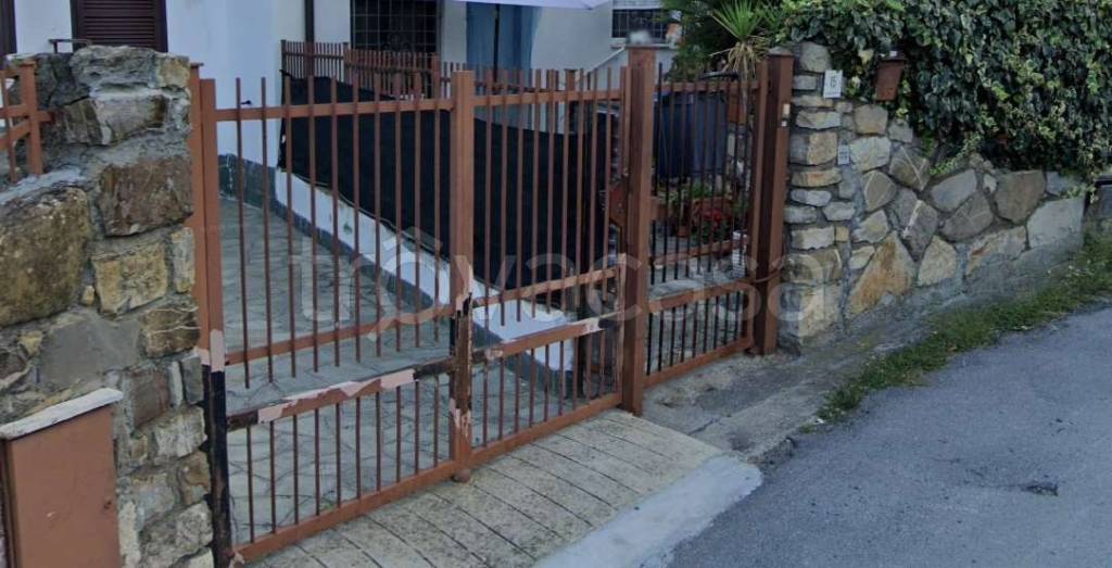 casa indipendente in vendita ad Andora