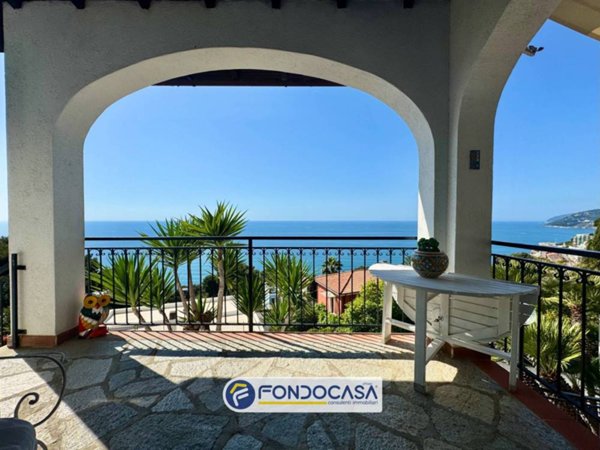 casa indipendente in vendita ad Andora
