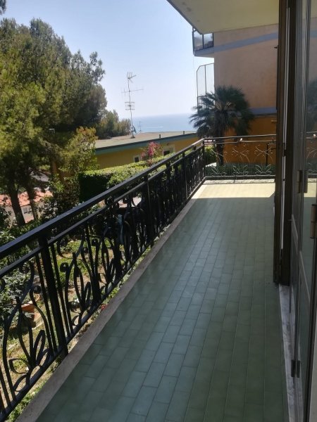 appartamento in vendita ad Andora in zona Rollo