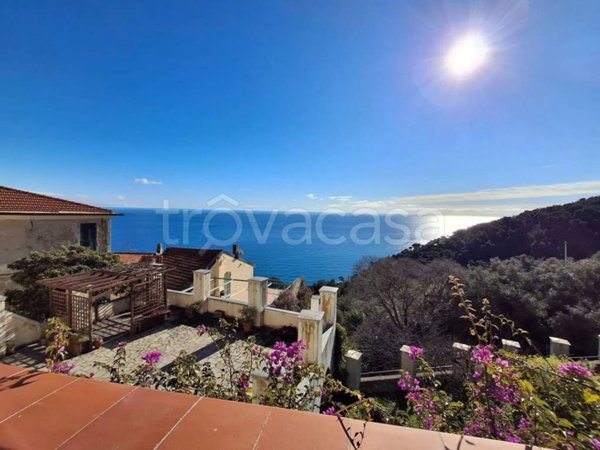 appartamento in vendita ad Andora in zona Rollo