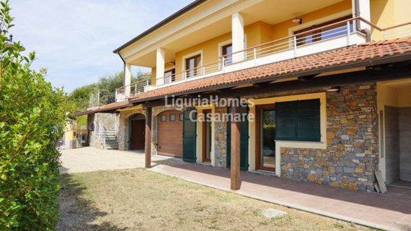 casa indipendente in vendita ad Andora
