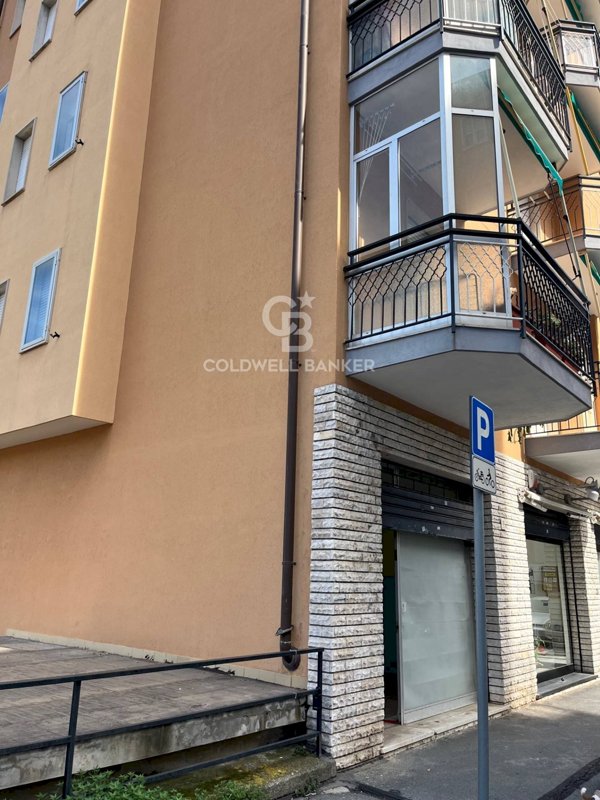 locale commerciale in vendita ad Andora