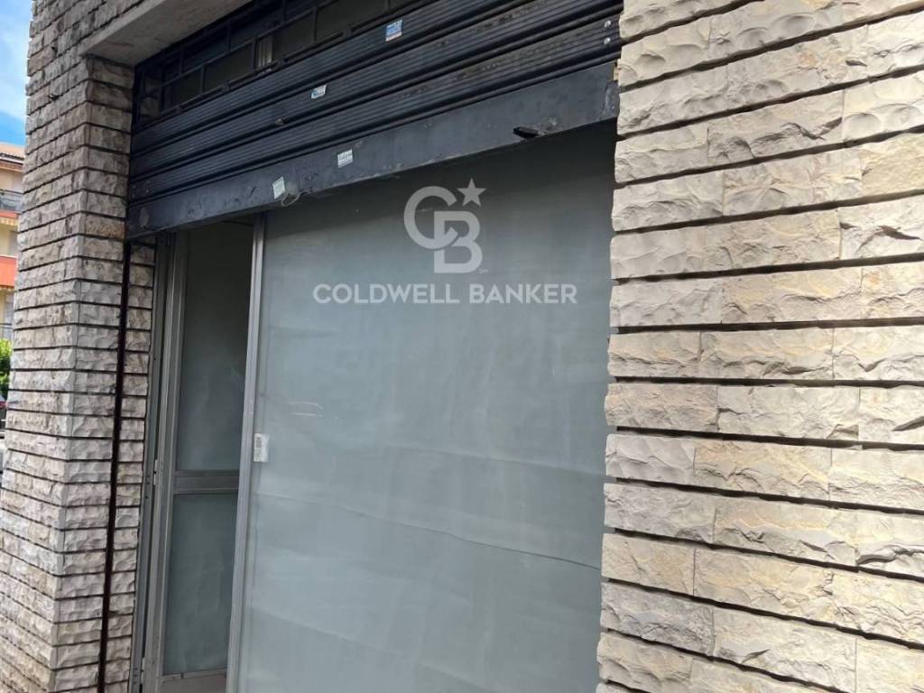locale commerciale in vendita ad Andora