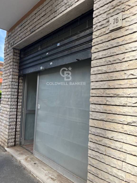 locale commerciale in vendita ad Andora