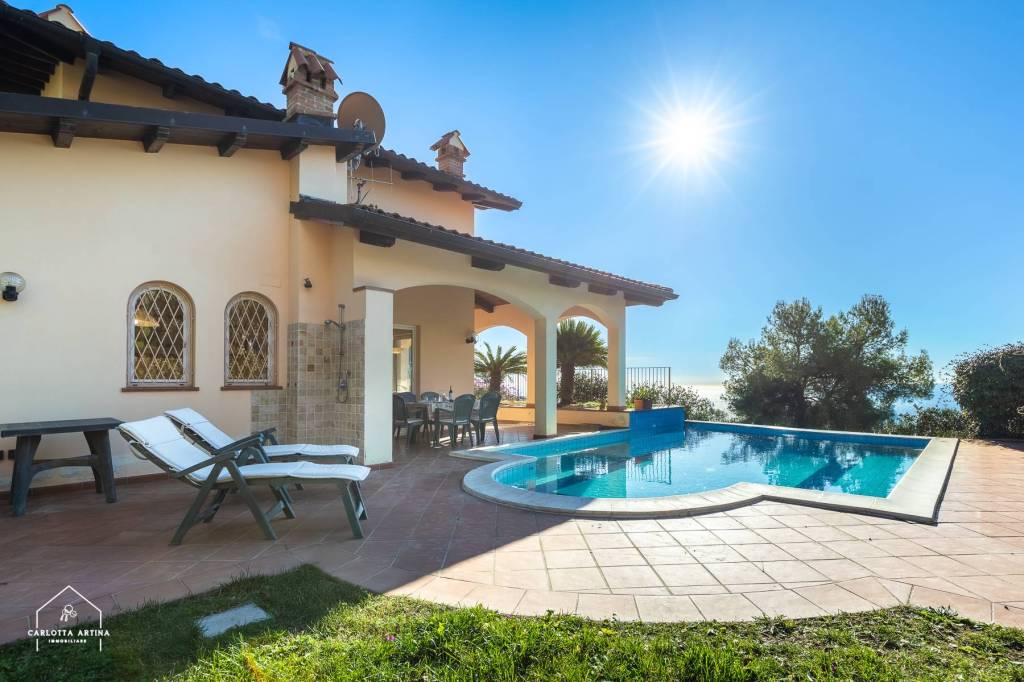 casa indipendente in vendita ad Andora