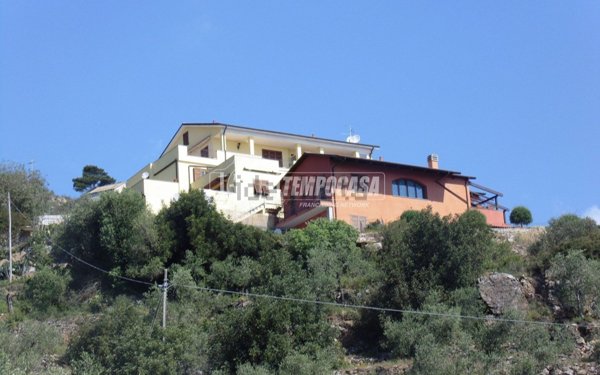 appartamento in vendita ad Andora in zona Rollo