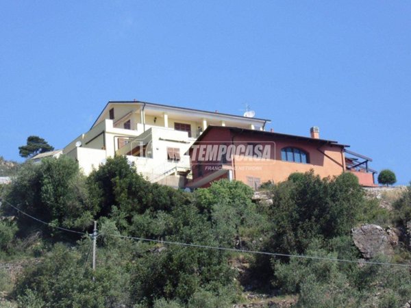 appartamento in vendita ad Andora in zona Rollo