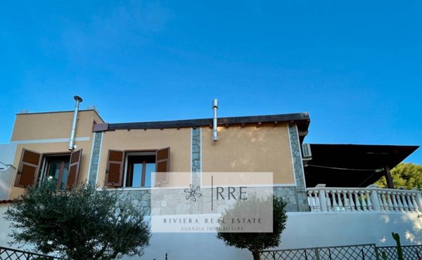casa indipendente in vendita ad Andora