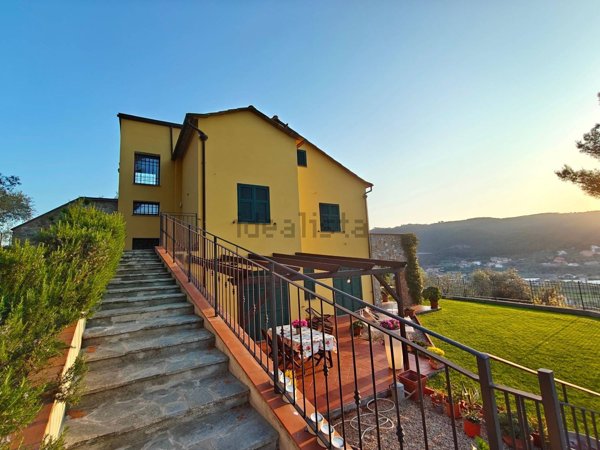 casa indipendente in vendita ad Andora