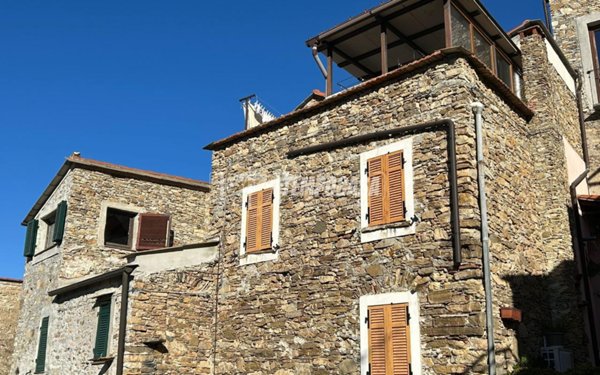 casa indipendente in vendita ad Andora