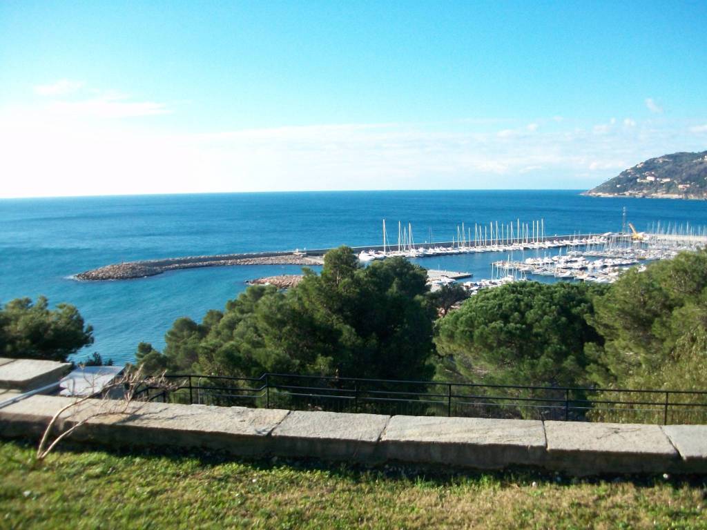appartamento in vendita ad Andora