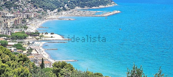 appartamento in vendita ad Andora in zona Rollo