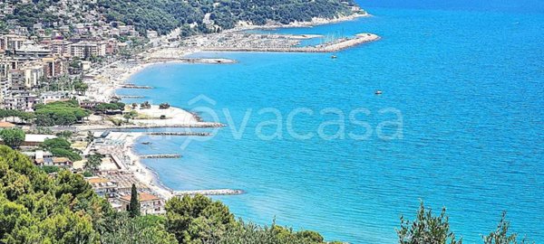 appartamento in vendita ad Andora in zona Rollo