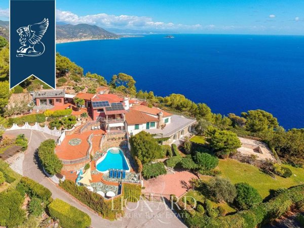 casa indipendente in vendita ad Andora