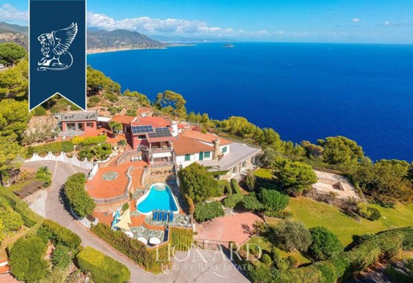casa indipendente in vendita ad Andora