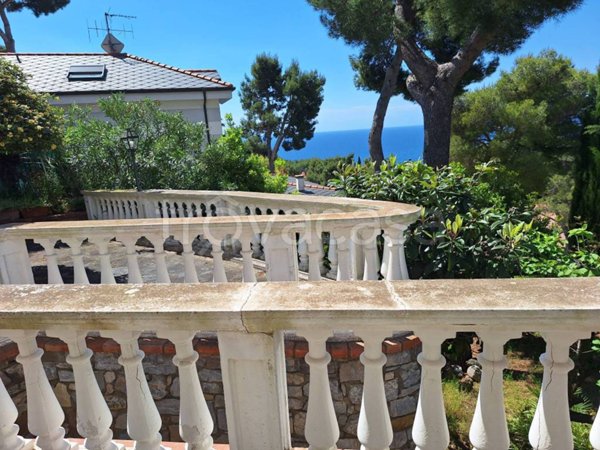 casa indipendente in vendita ad Andora