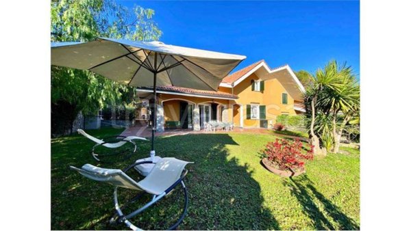 casa indipendente in vendita ad Andora