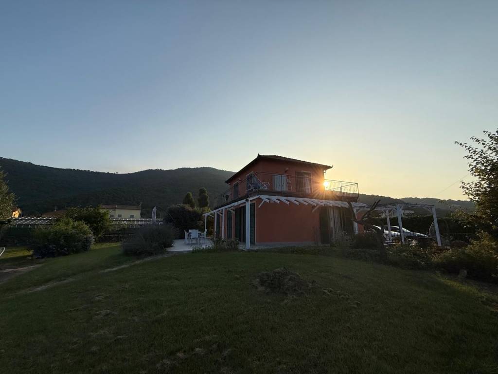 casa indipendente in vendita ad Andora