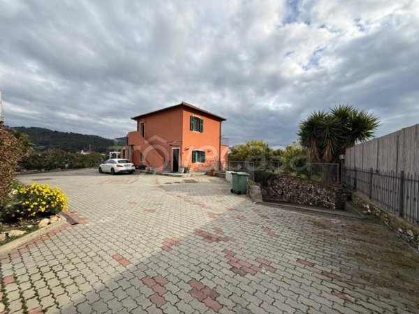 casa indipendente in vendita ad Andora