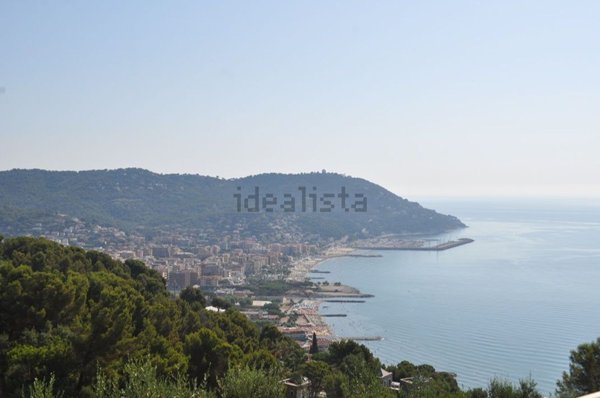 appartamento in vendita ad Andora in zona Rollo