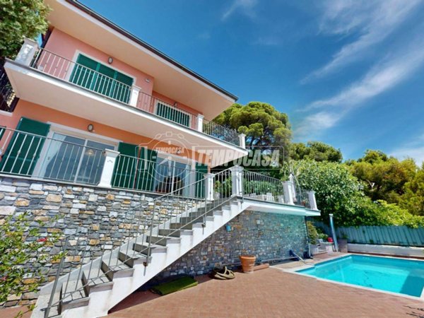 casa indipendente in vendita ad Andora