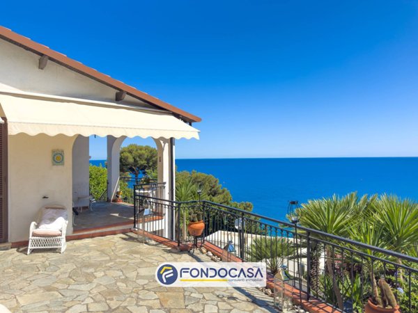 casa indipendente in vendita ad Andora
