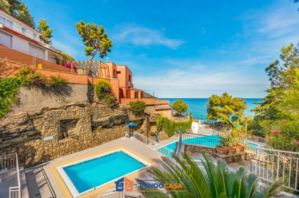 casa indipendente in vendita ad Andora