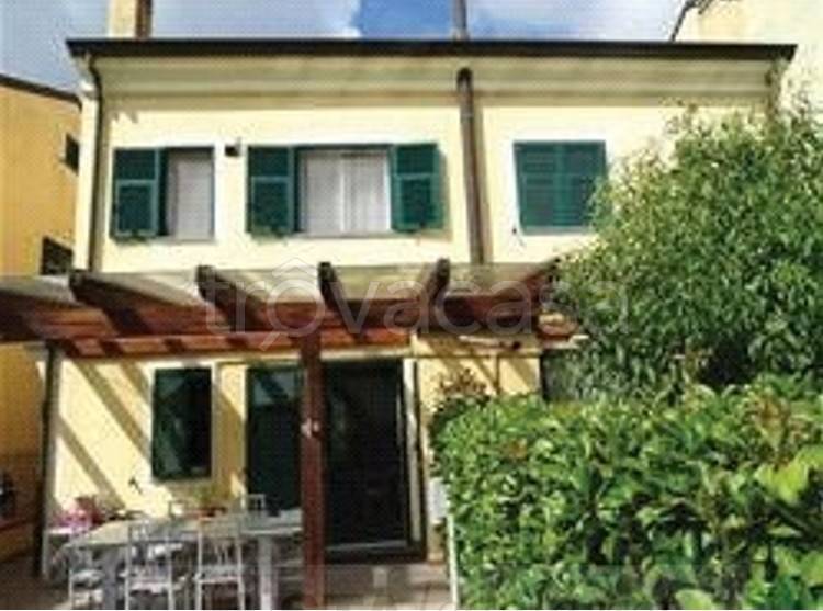 casa indipendente in vendita ad Andora