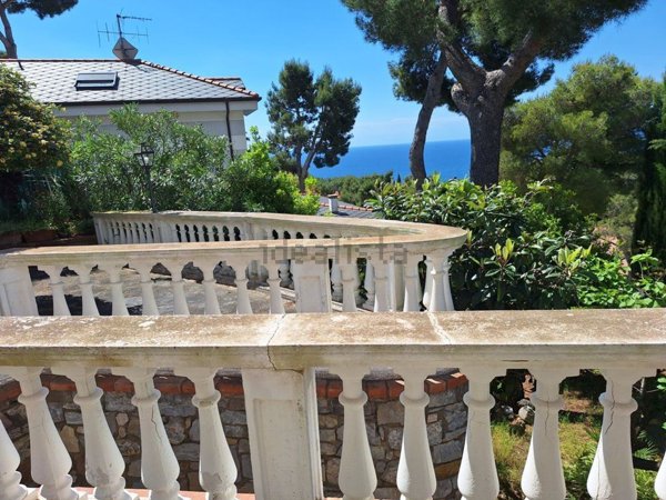casa indipendente in vendita ad Andora