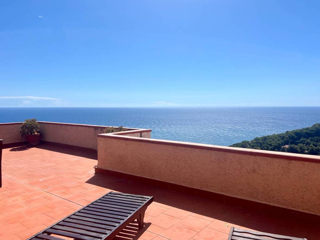 casa indipendente in vendita ad Andora in zona Rollo